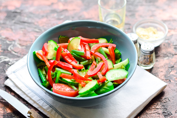 витаминный салат из овощей рецепт фото 7